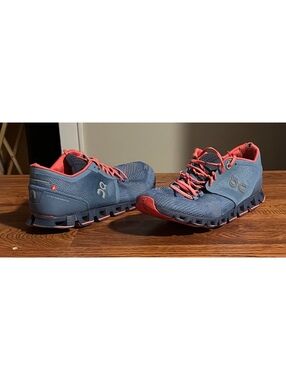 On Running Cloudswift Womens Running Shoes Size 7.5 Blue and